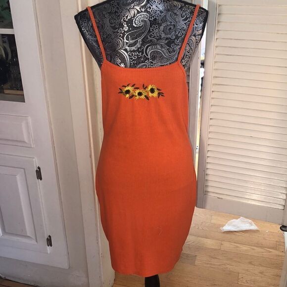 Sunflowers Poly Spandex Sundress with adjustable straps. Medium no size tag. - Picture 1 of 9